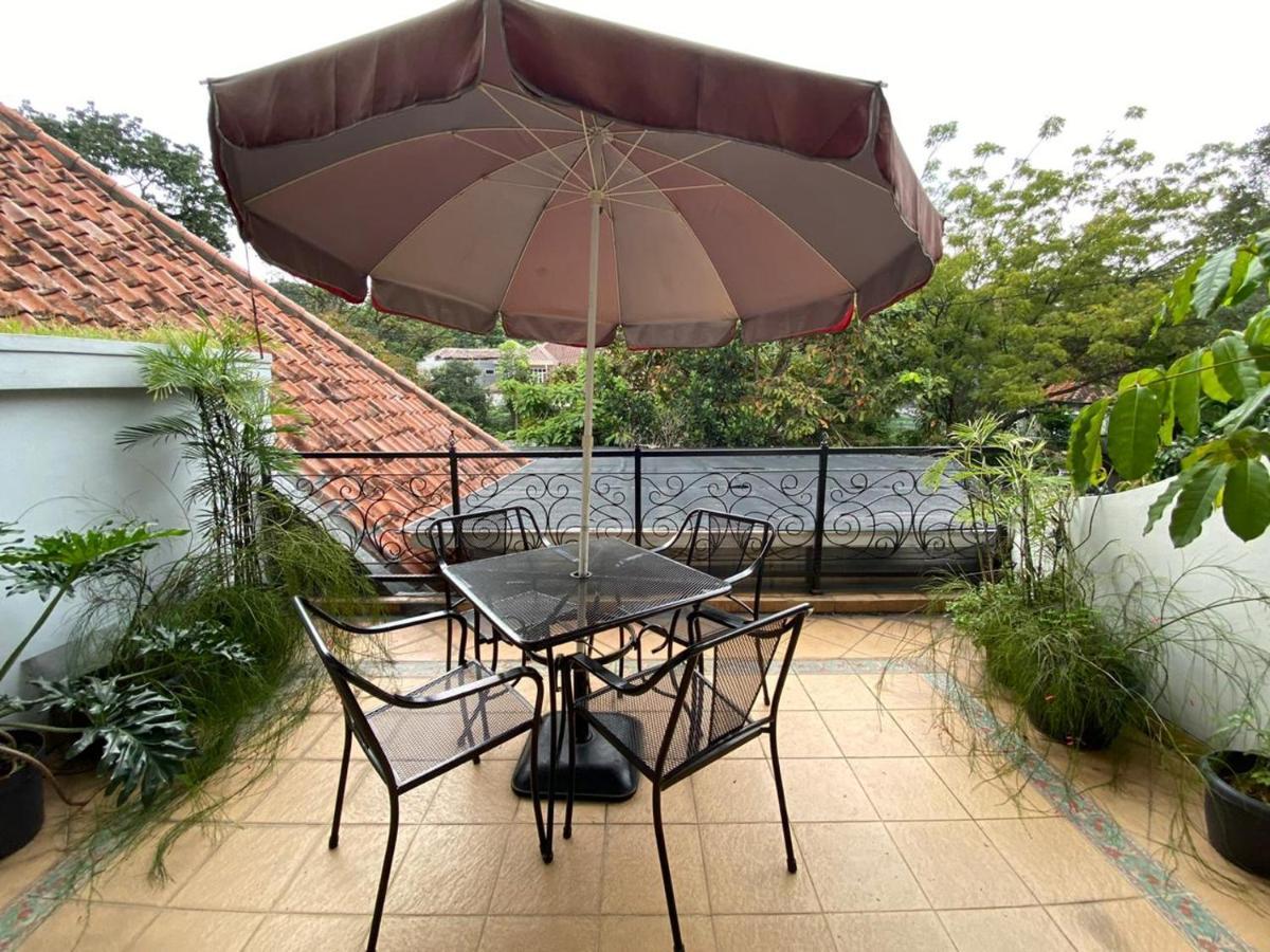 La Nostalgie Boutique Guest House Μπαντούνγκ Εξωτερικό φωτογραφία