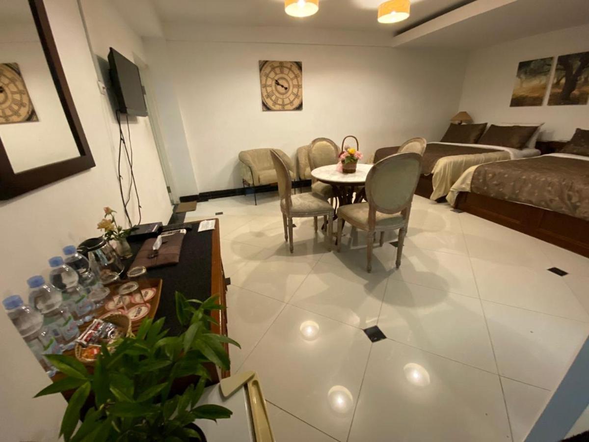 La Nostalgie Boutique Guest House Μπαντούνγκ Εξωτερικό φωτογραφία