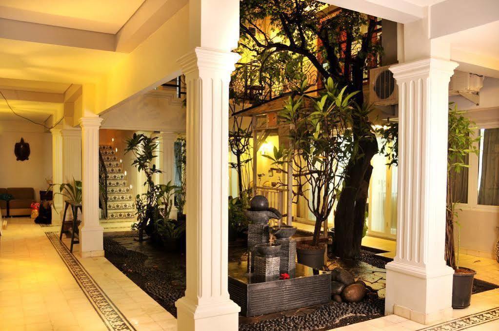 La Nostalgie Boutique Guest House Μπαντούνγκ Εξωτερικό φωτογραφία
