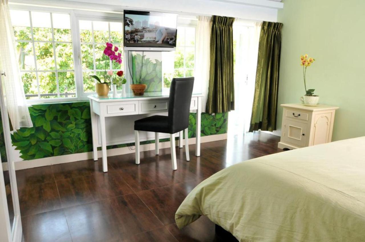 La Nostalgie Boutique Guest House Μπαντούνγκ Εξωτερικό φωτογραφία