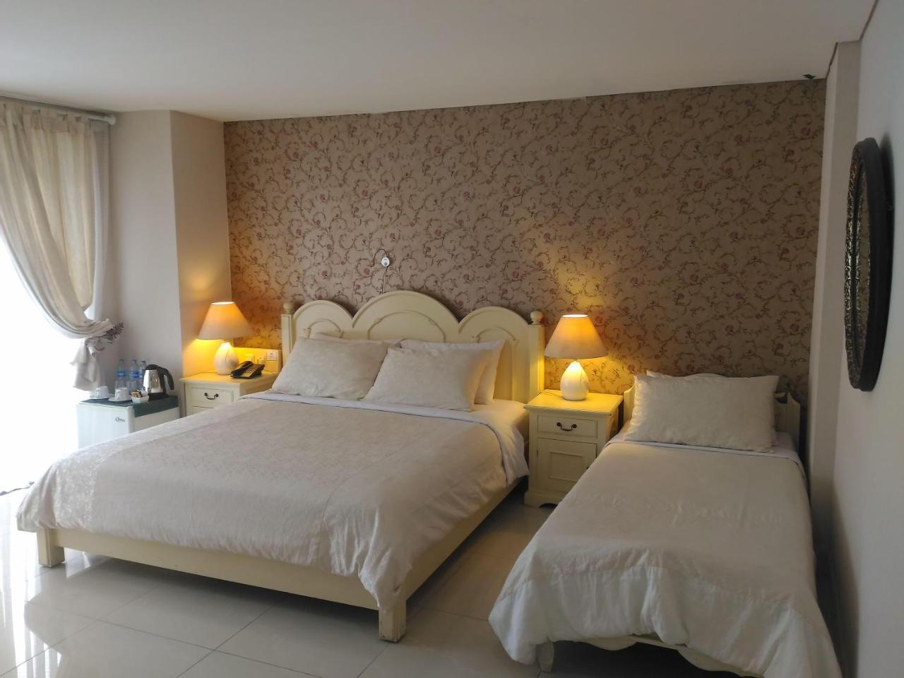 La Nostalgie Boutique Guest House Μπαντούνγκ Εξωτερικό φωτογραφία